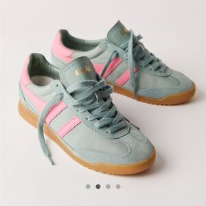 Women's Sneakers in Green and Pink